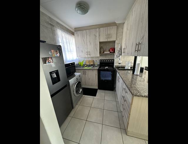 2 BEDROOM TOWNHOUSE FOR SALE IN VERWOERDPARK